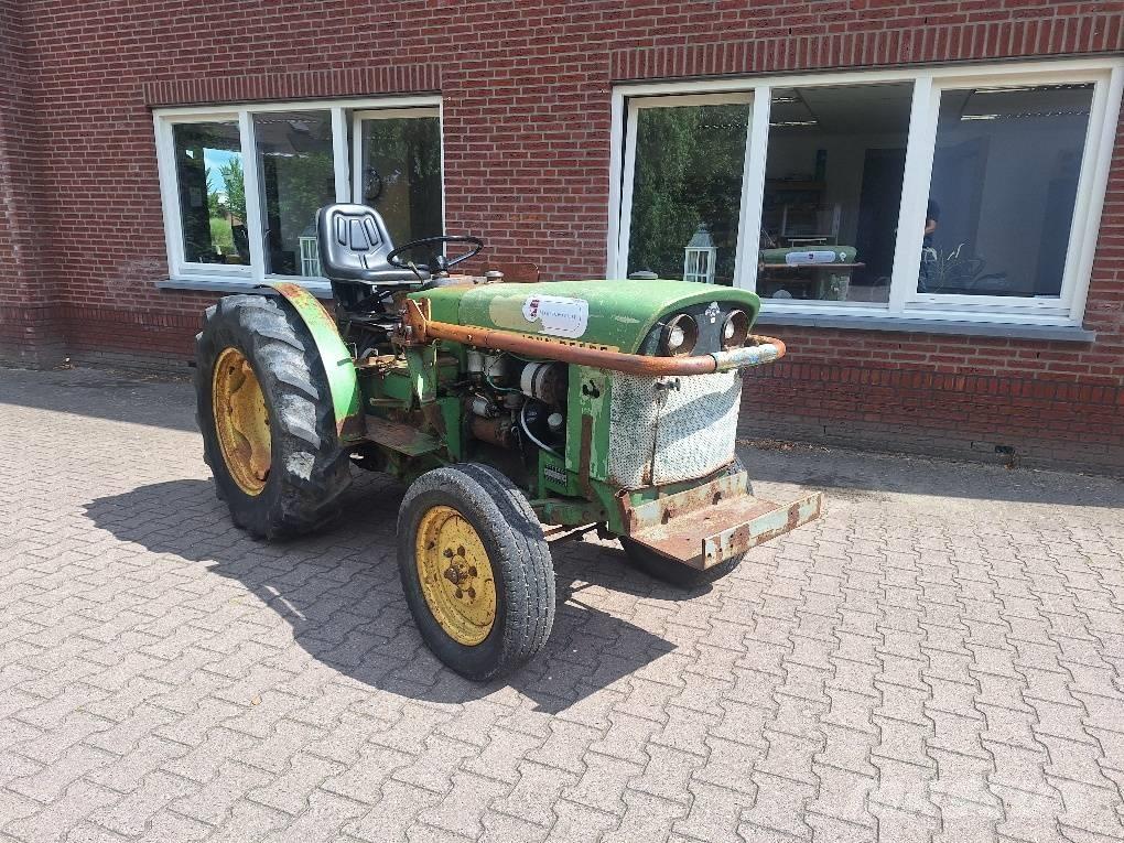 John Deere 1020 Traktorer
