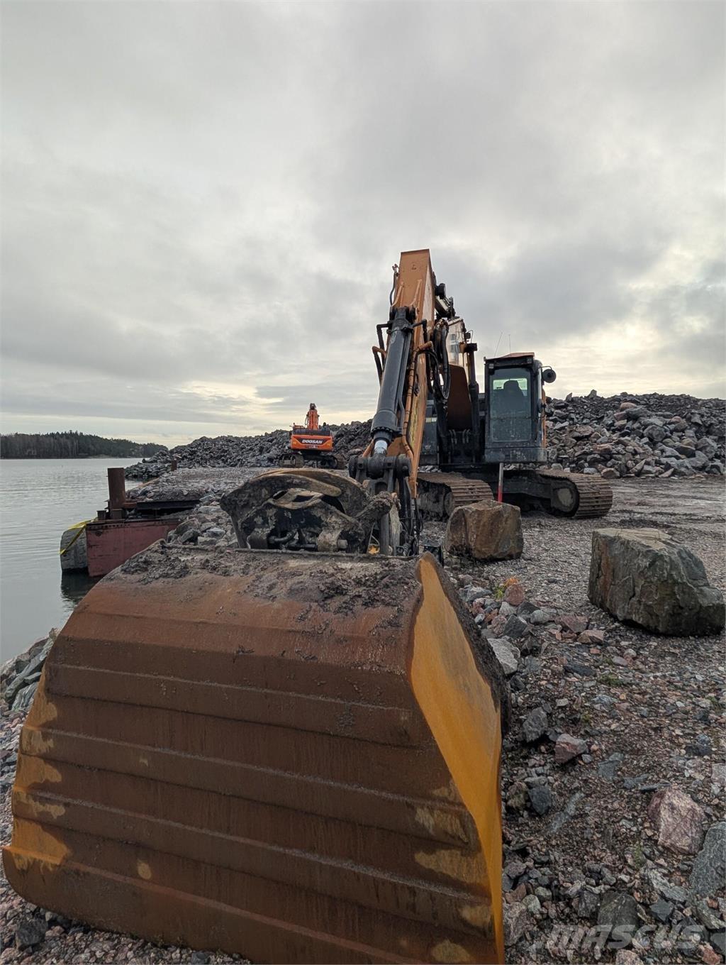 CASE CX 245D SR Gravemaskiner på larvebånd