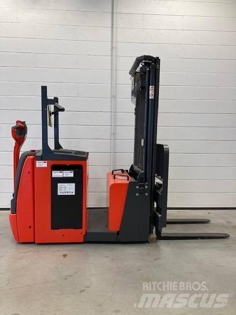 Linde L12AC/1171-01 Gaffelstabler med gående fører