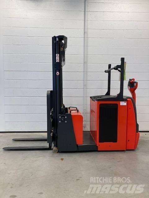 Linde L12AC/1171-01 Gaffelstabler med gående fører