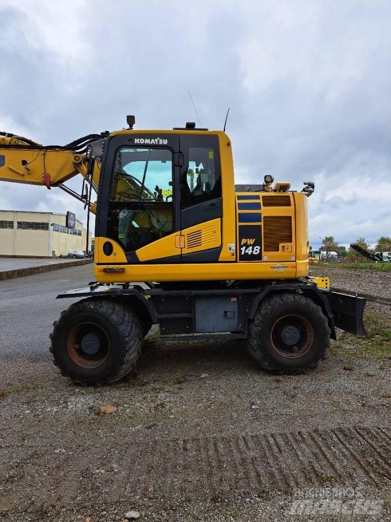 Komatsu PW148-11 Gravemaskiner på hjul