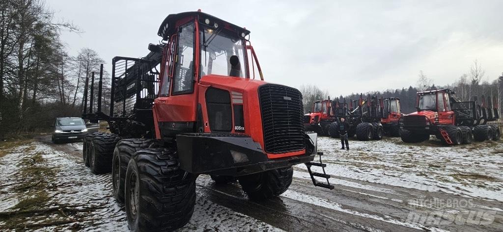 Komatsu 835 Udkørselsmaskiner