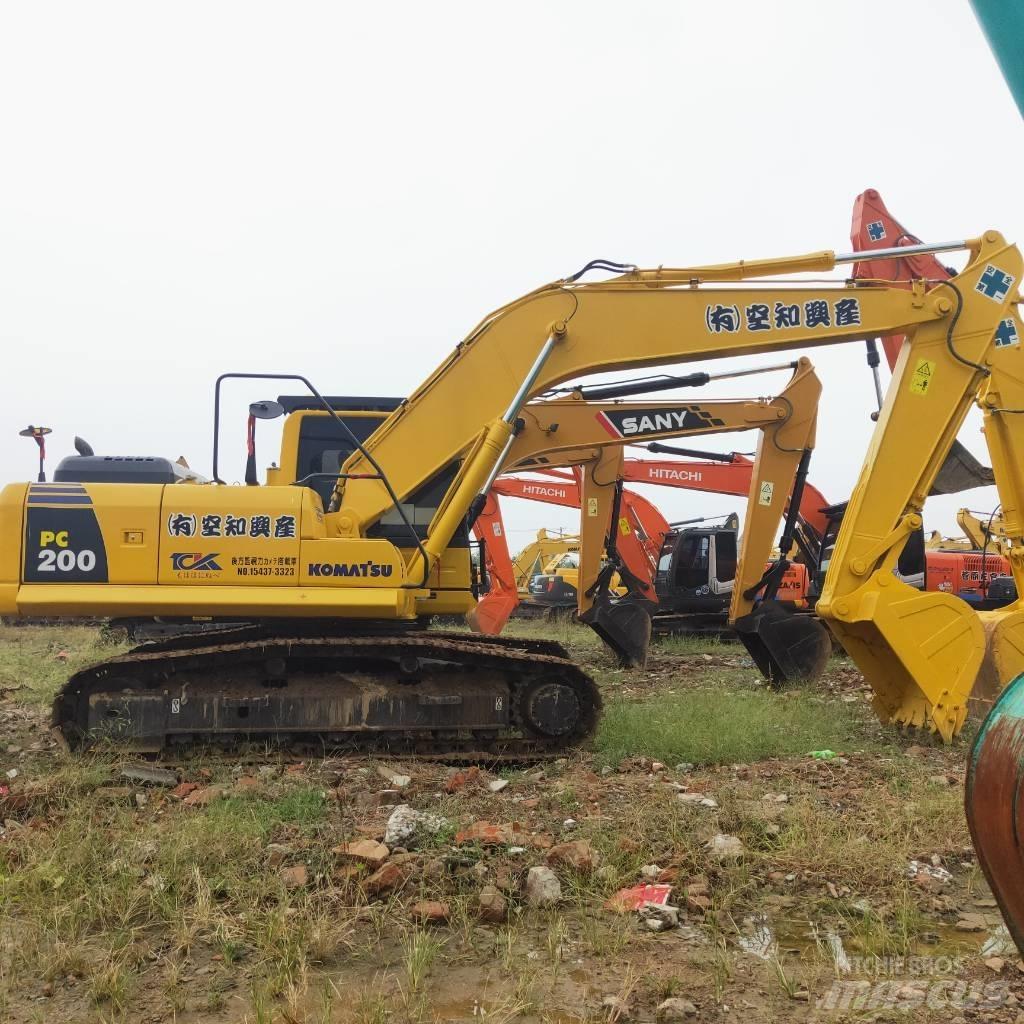 Komatsu PC200-8 Gravemaskiner på larvebånd