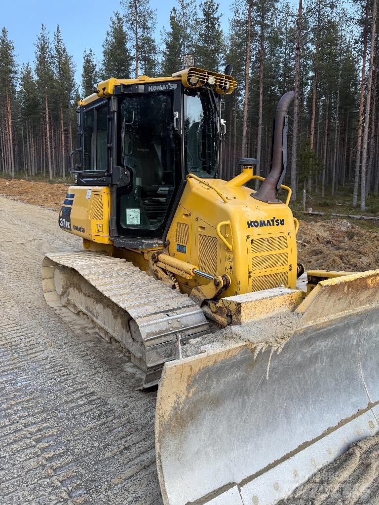 Komatsu D 37 PX-23 Bulldozer på larvebånd