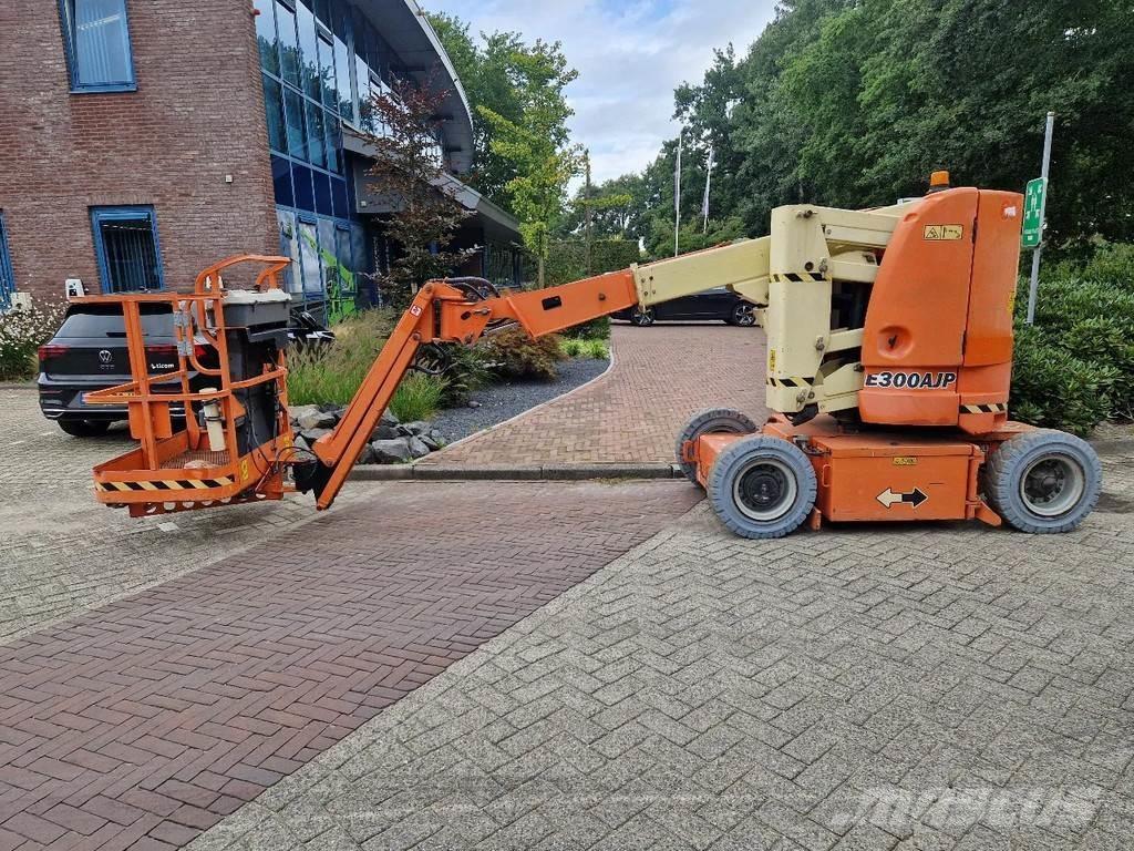 JLG E300AJP Bomlifte med knækarm
