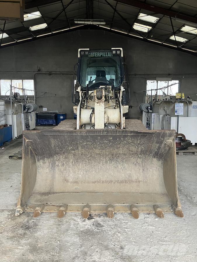 CAT 963D Larvebåndslæssere