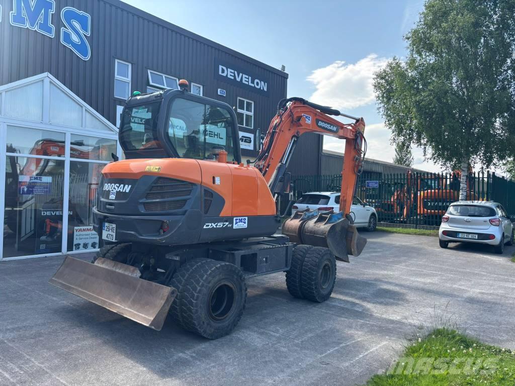 Doosan DX 57 W-5 Gravemaskiner på hjul