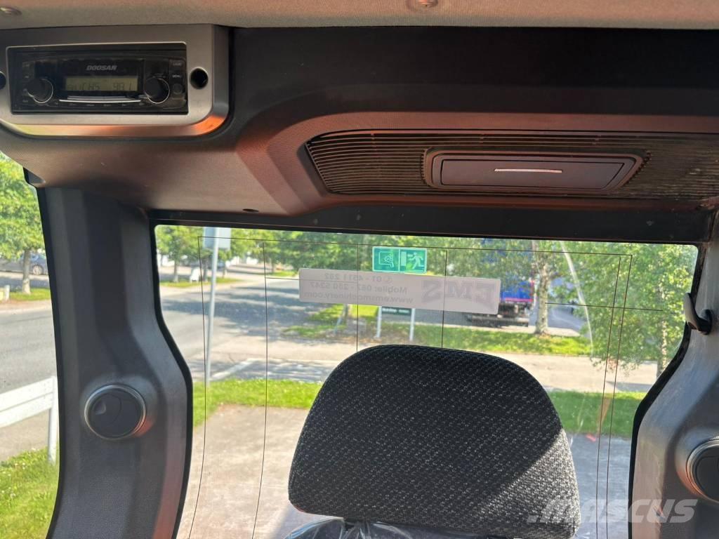 Doosan DX 57 W-5 Gravemaskiner på hjul
