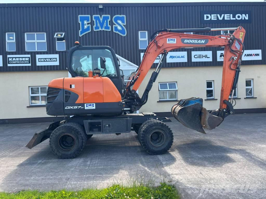 Doosan DX 57 W-5 Gravemaskiner på hjul