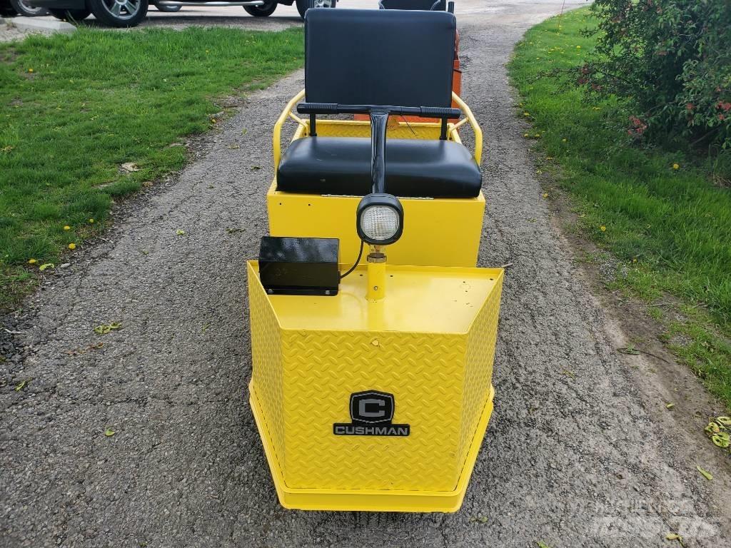 Cushman MM Bugsertruck