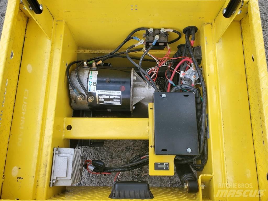 Cushman MM Bugsertruck