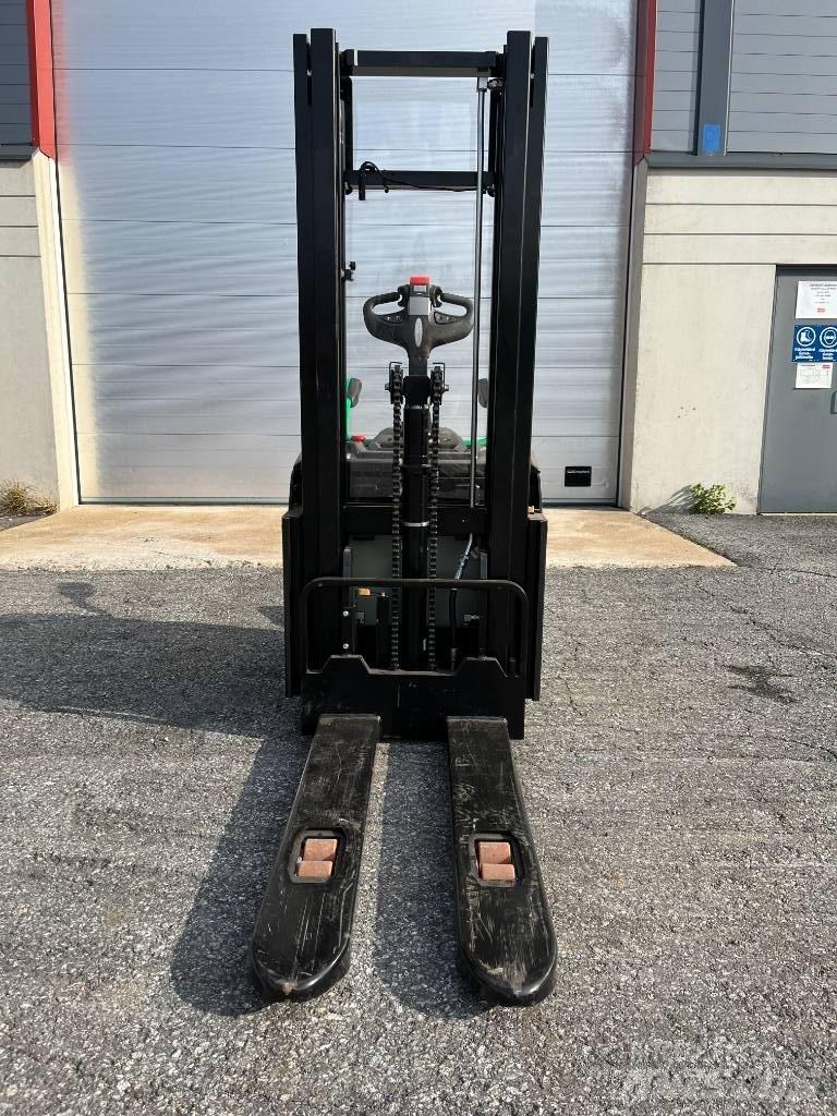 Hangcha CDD16-AC2S Selvkørende stablere