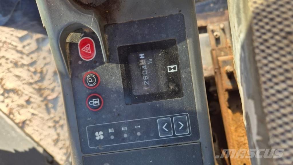 JCB JS 130 Gravemaskiner på larvebånd