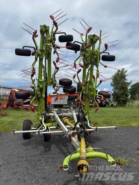 CLAAS Volto 1100 T River og høvendere