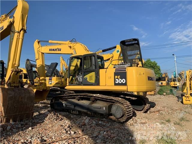 Komatsu PC300-7 Gravemaskiner på larvebånd