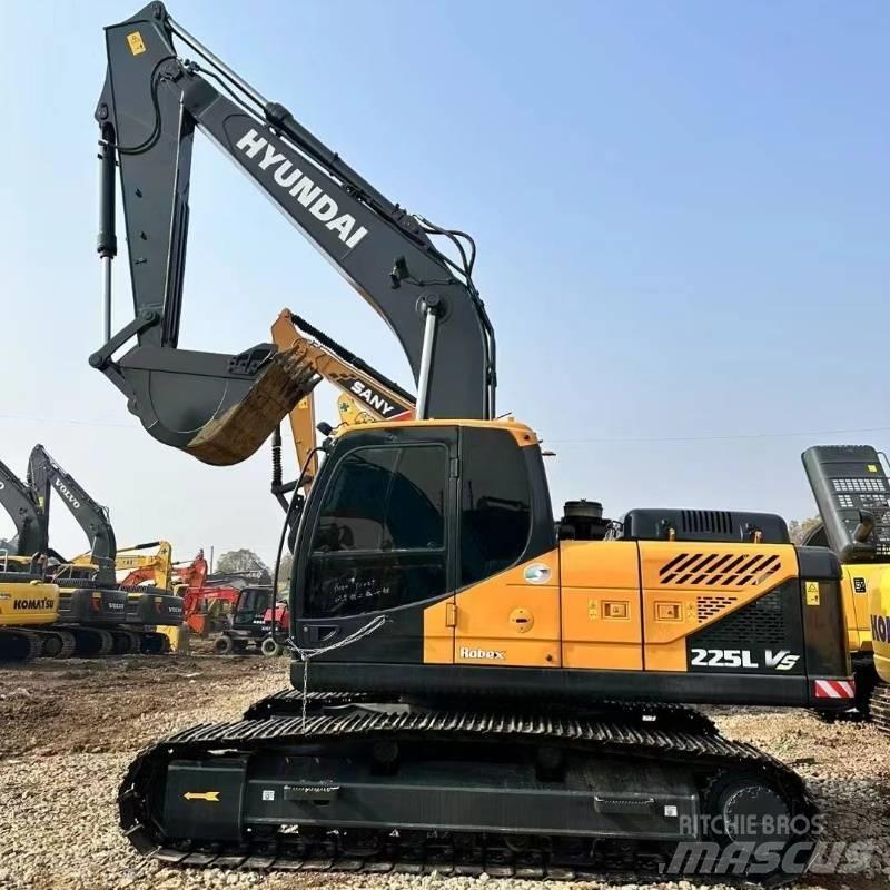 Hyundai R225 Gravemaskiner på larvebånd