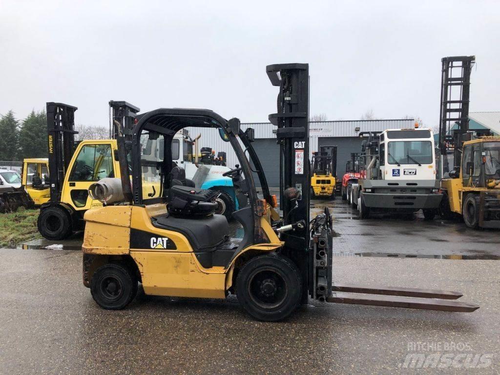 CAT GP35N LPG gaffeltrucks