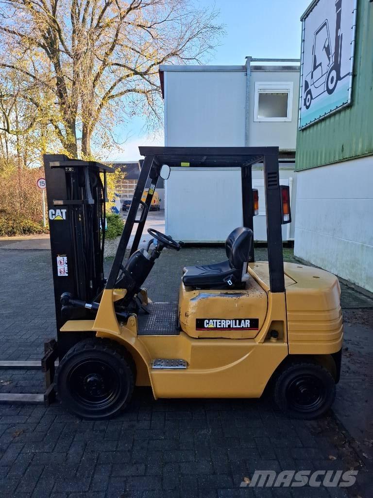 CAT DP25 Heftruck Diesel gaffeltrucks