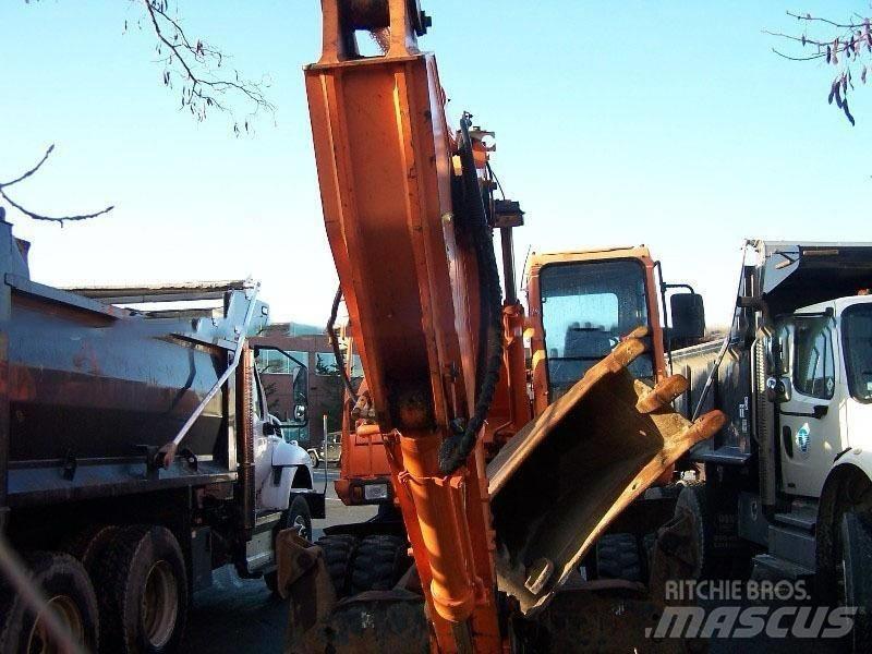 Daewoo S180W Gravemaskiner på hjul