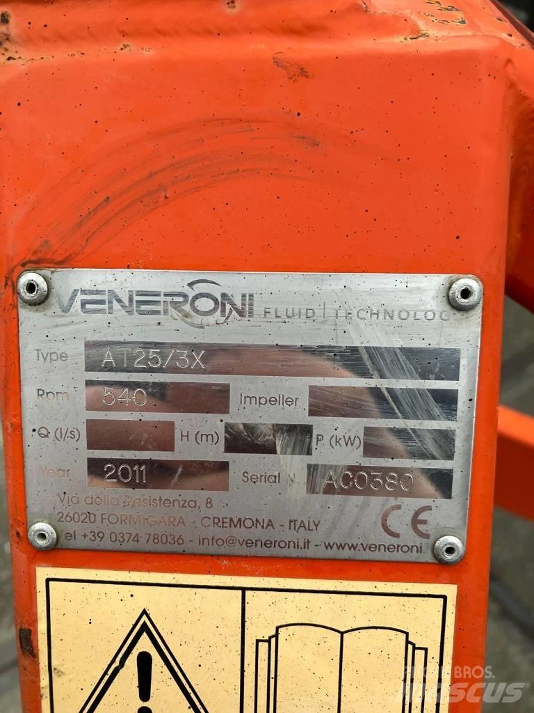Veneroni AT25/3X Vandingspumper