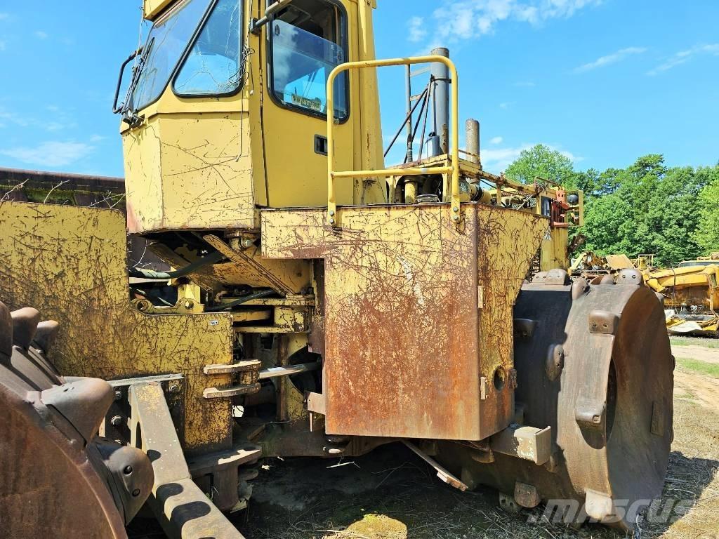 CAT 826 B Jordvibrationstromler