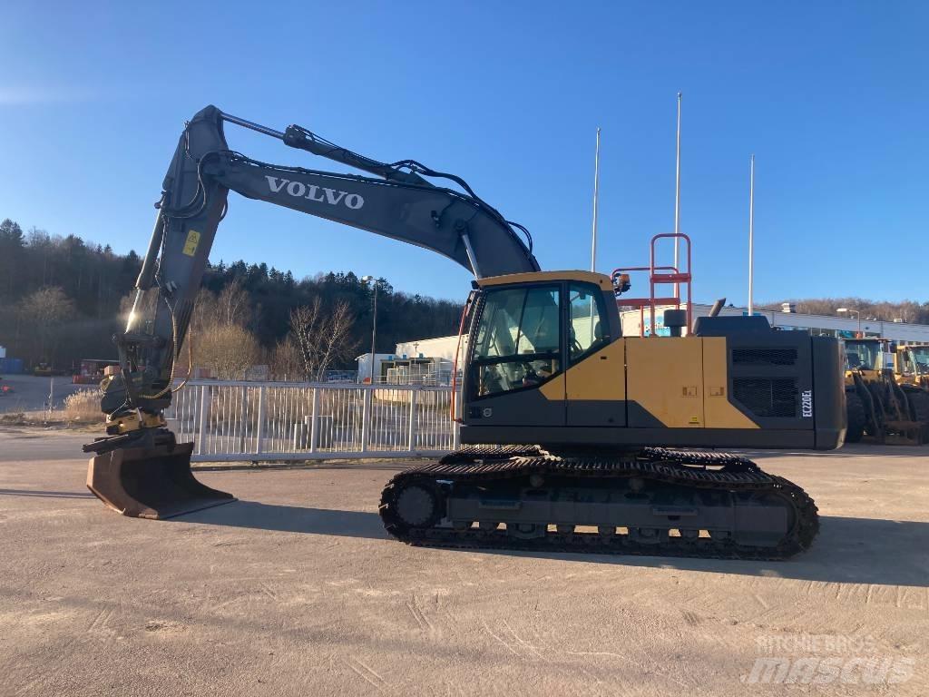 Volvo EC 220 E Gravemaskiner på larvebånd