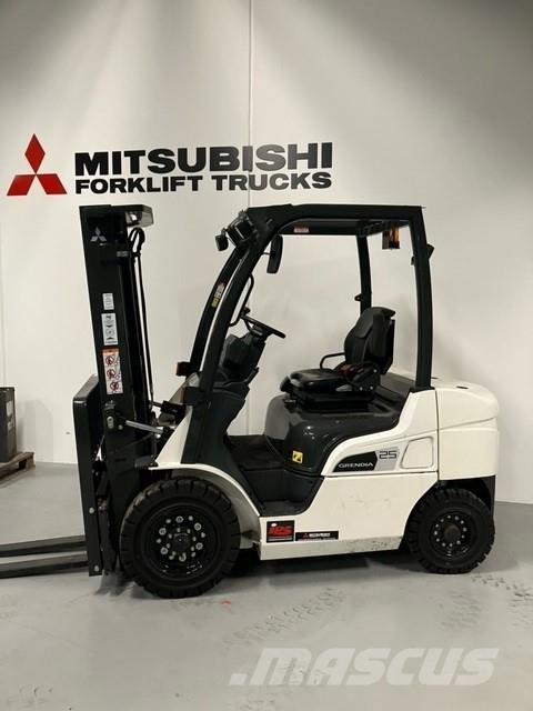 Mitsubishi FD25N3 Diesel gaffeltrucks