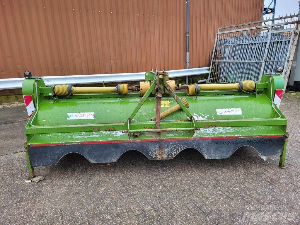 Baselier LKB 320 Biler
