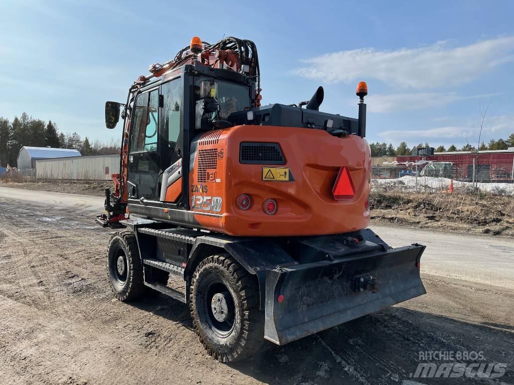 Hitachi ZX135W-7 Gravemaskiner på hjul