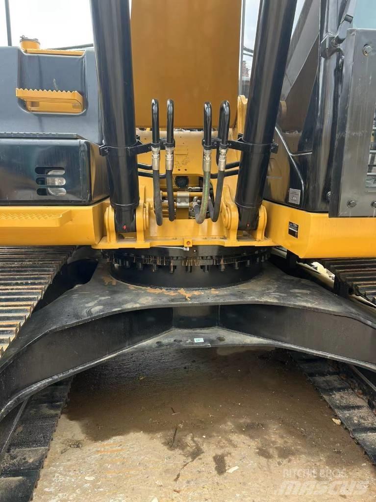 CAT 320 Gravemaskiner på larvebånd