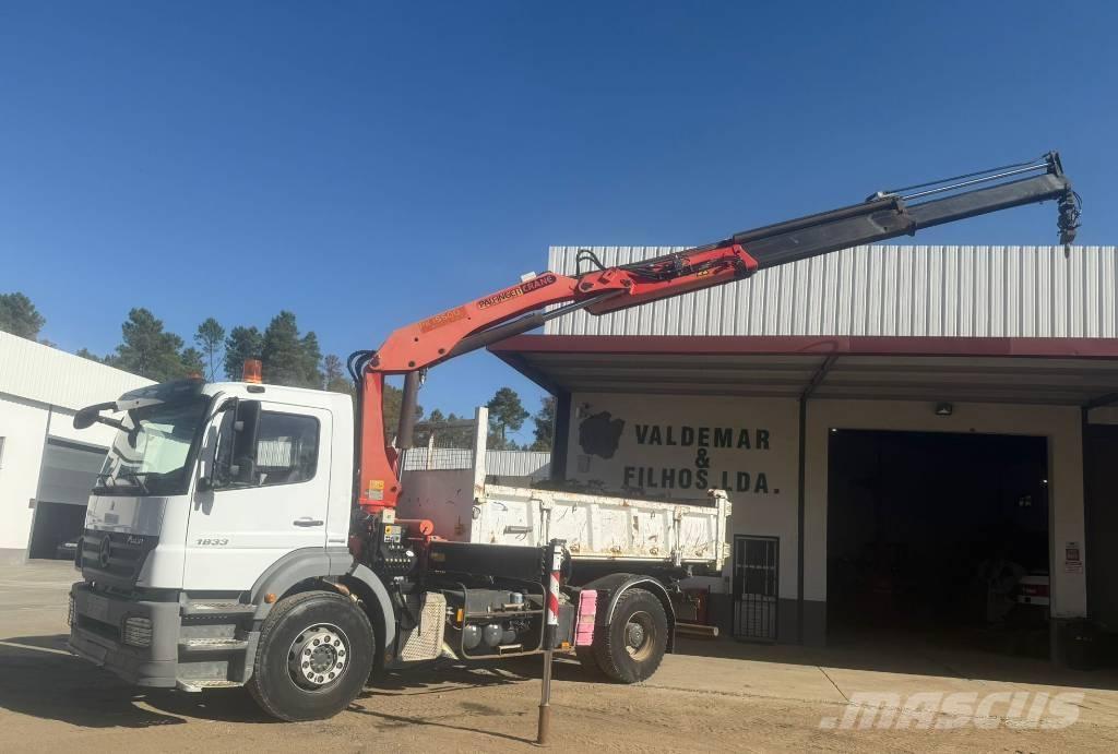 Mercedes-Benz 1833 Lastbiler med tip