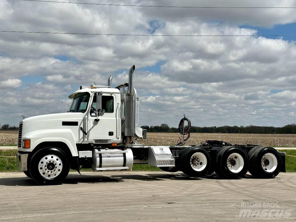 Mack CH 613 Trækkere