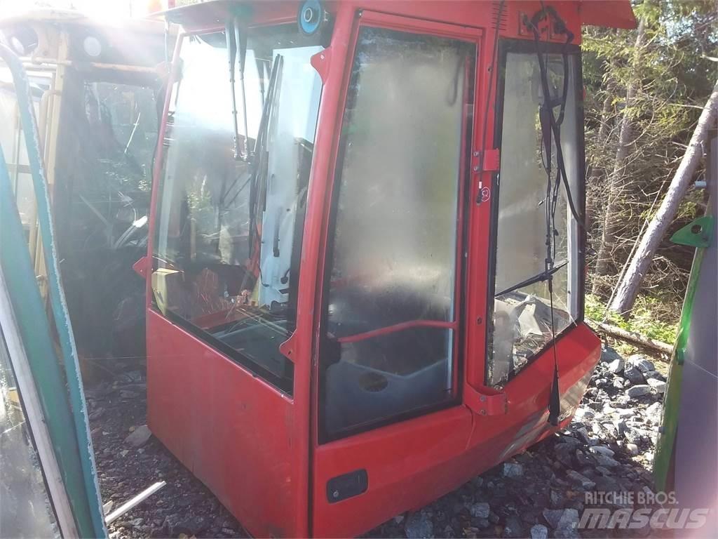 Komatsu 895 Kabiner og interiør