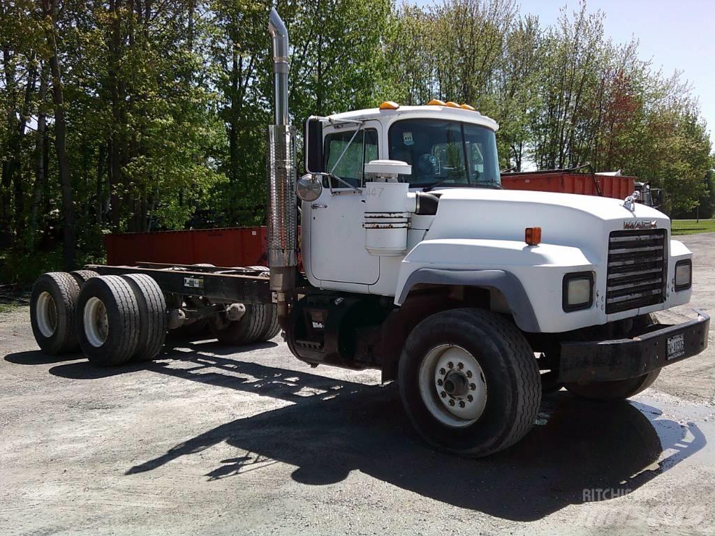 Mack RB 688 S Chassis