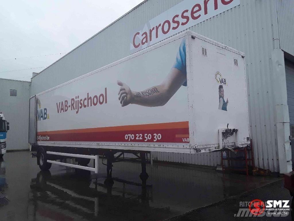 Renders Oplegger Semi-trailer med fast kasse
