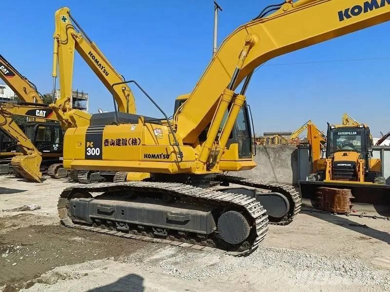Komatsu PC 300 Gravemaskiner på larvebånd