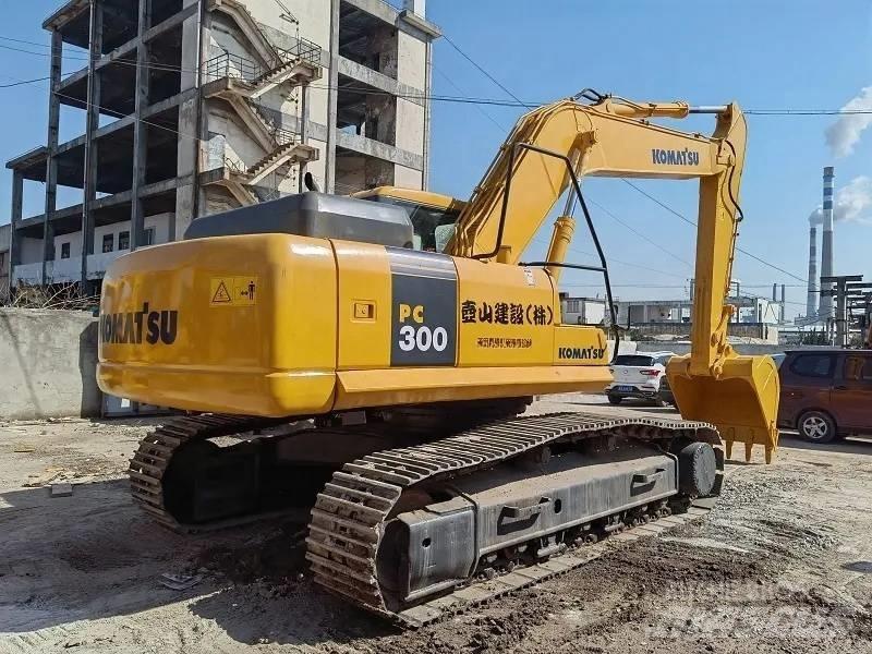 Komatsu PC 300 Gravemaskiner på larvebånd
