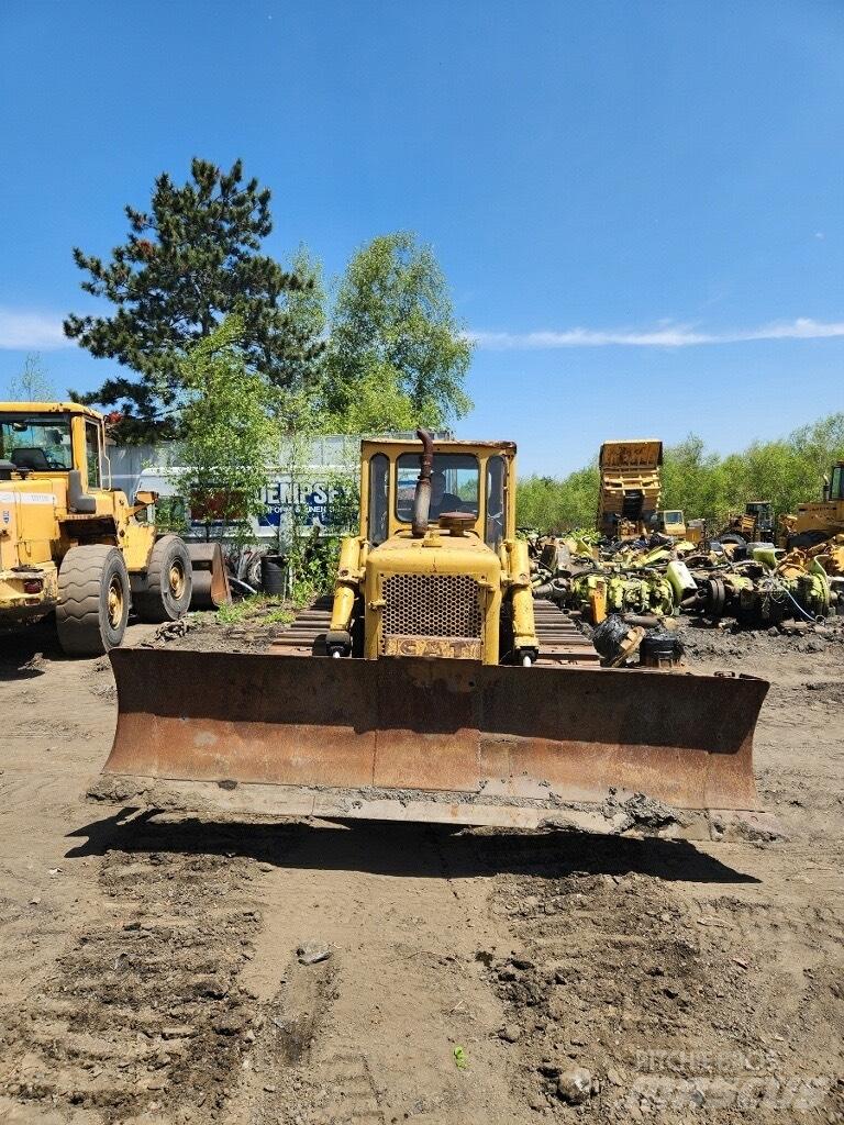 CAT D 6 Bulldozer på larvebånd