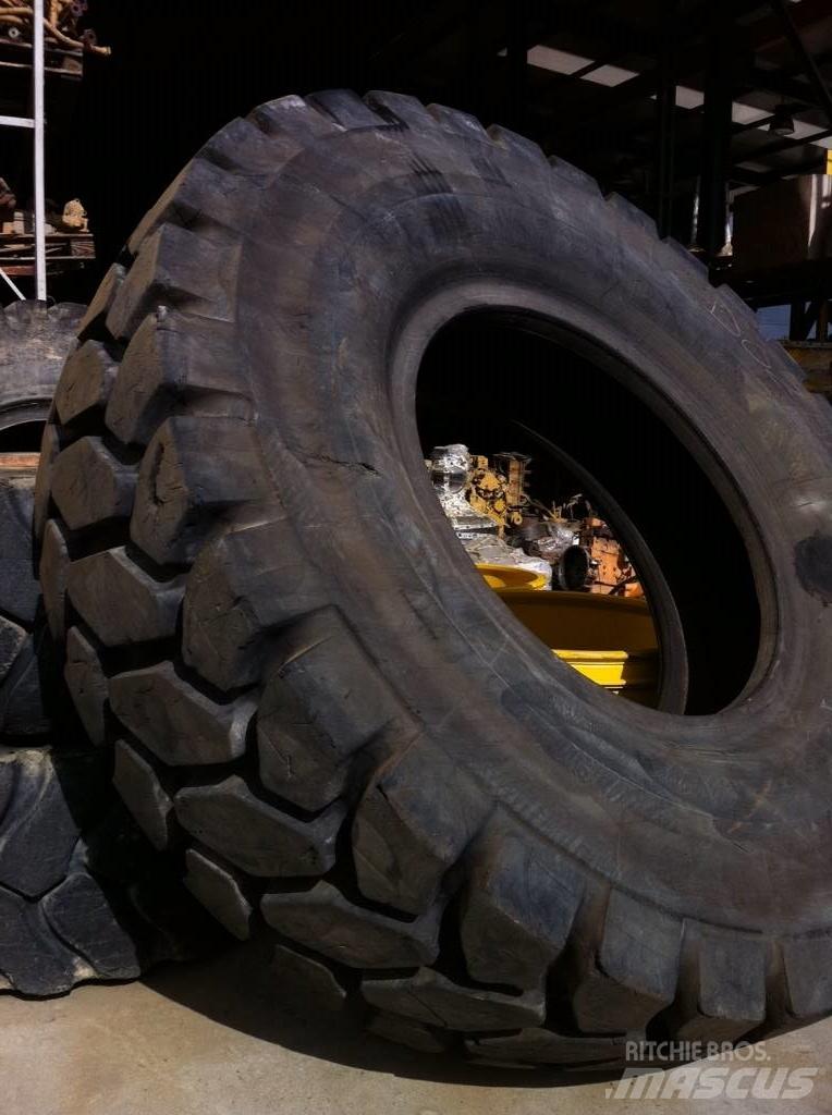 Goodyear 18R35 Dæk, hjul og fælge