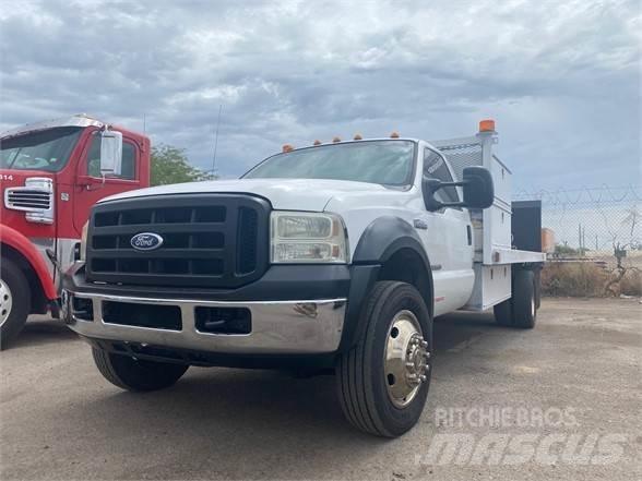 Ford F550 Lastbil med lad/Flatbed