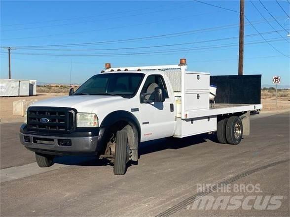 Ford F550 Lastbil med lad/Flatbed