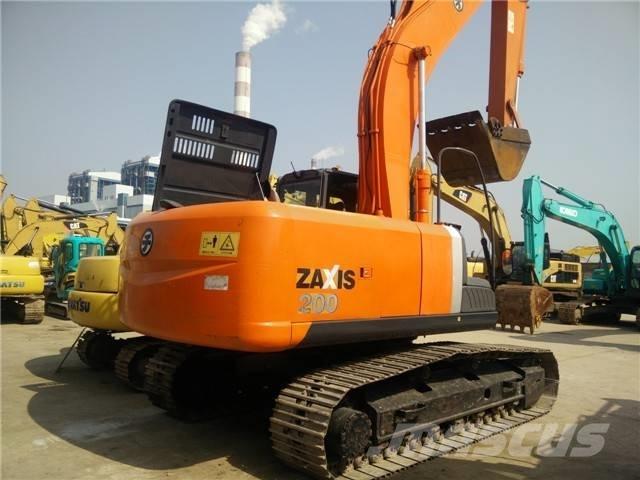 Hitachi ZX 200 Gravemaskiner på larvebånd