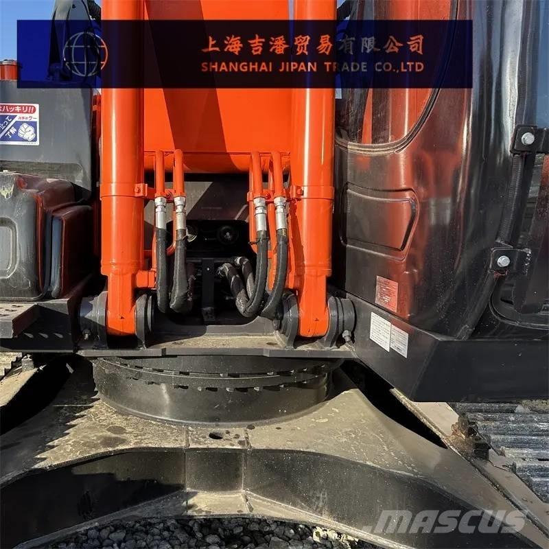 Hitachi ZX 200 Gravemaskiner på larvebånd