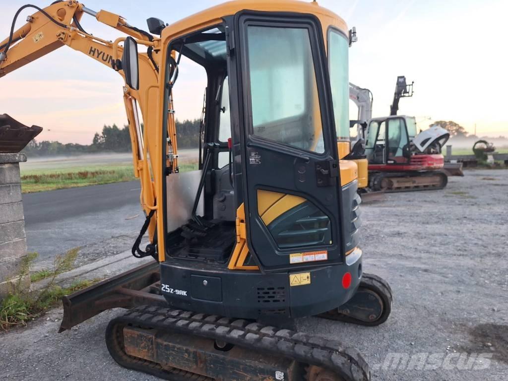 Hyundai 25 Z-9 AK Minigravemaskiner