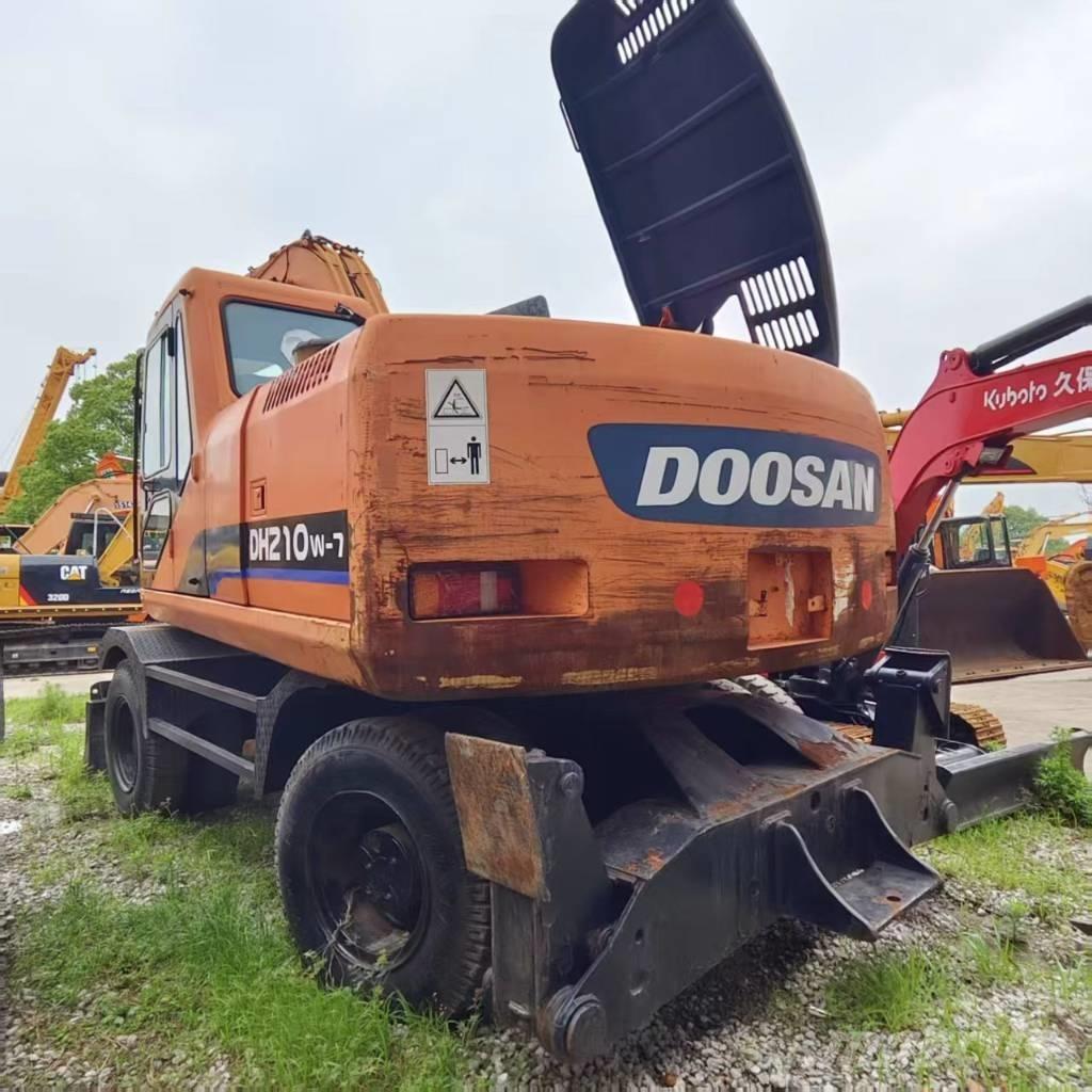 Doosan DH 210 W-7 Gravemaskiner på hjul