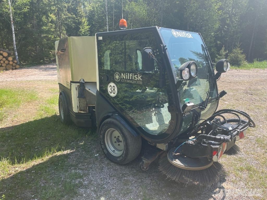 Nilfisk CR 3500 Fejemaskiner