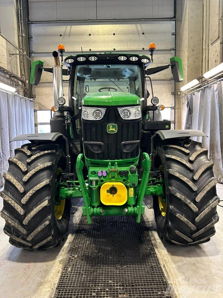 John Deere 6R 215 Traktorer
