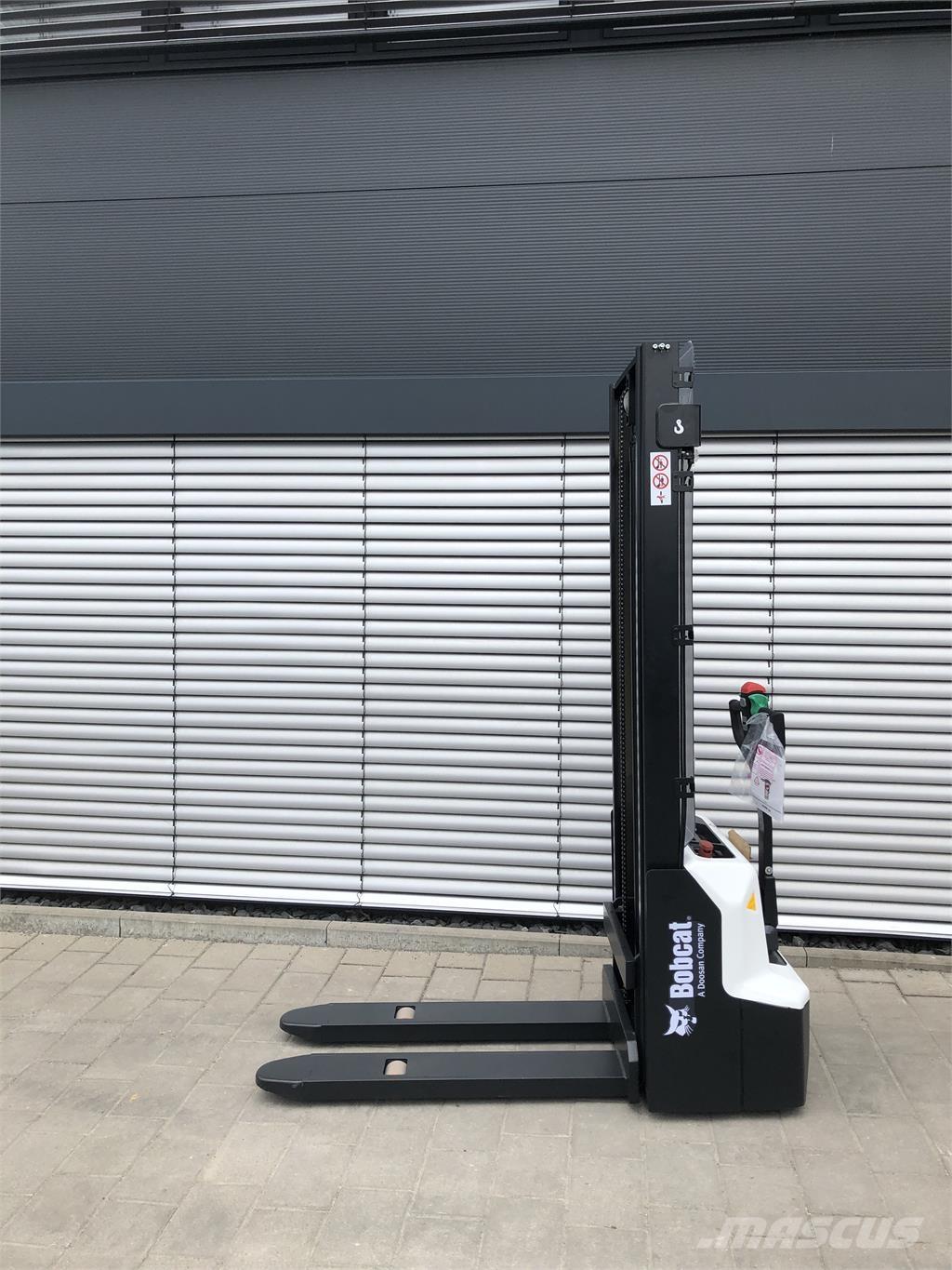 Bobcat LSM12N Selvkørende stablere
