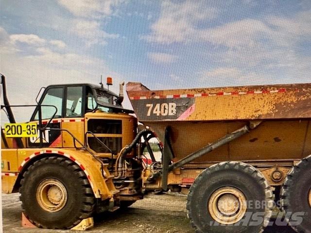 CAT 740 B Terrængående lastbiler