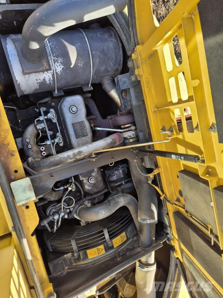 New Holland E 135 SR Gravemaskiner på larvebånd